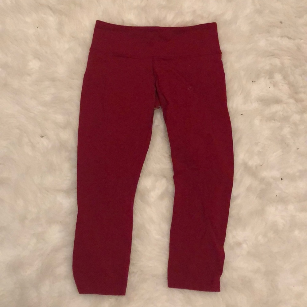 LULULEMON RED CAPRI LEGGINGS